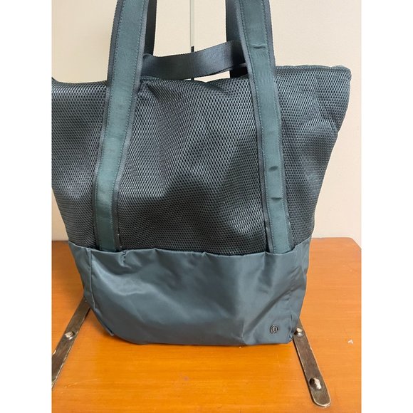 Lululemon Hot Mesh Tote Bag 30L - Dark Forest Green - Picture 4 of 8